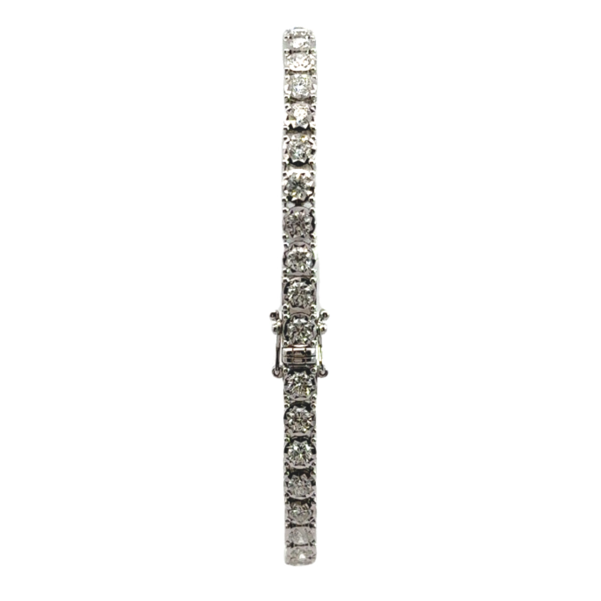 Tennisarmband vna 18 karaat wit goud bezet met 43 briljant geslepen diamanten met een totaalgewicht van 3.42 crt. Kleur: G Kwaliteit: VS2 Lengte: 18 cm Breedte: 0.4 cm Dikte: 0.3 cm Model: A 705