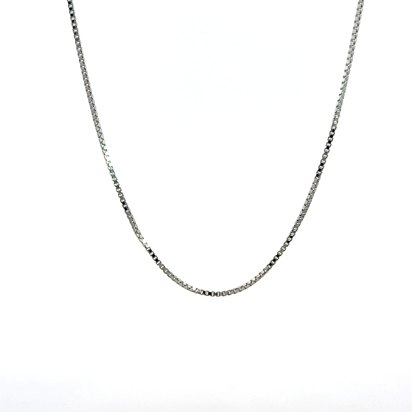 14 karaat wit gouden verstelbare ketting met vierkante venetiaanse schakels. Lengte: 41-43-45 cm Dikte: 1.1mm