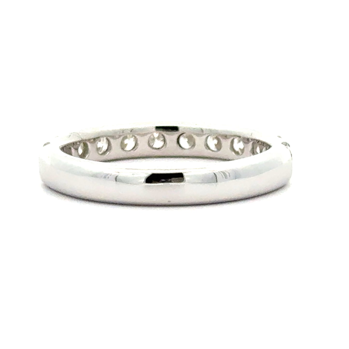14 karaat wit gouden rijring van 3 mm breed en 2.91 gram. Bezet met 12 briljant geslepen diamanten met een totaalgewicht van 1.01 crt Kleur: Top Wesselton Kwaliteit: VS14 karaat wit gouden rijring van 3 mm breed en 2.91 gram. Bezet met 12 briljant geslepen diamanten met een totaalgewicht van 1.01 crt Kleur: Top Wesselton Kwaliteit: VS