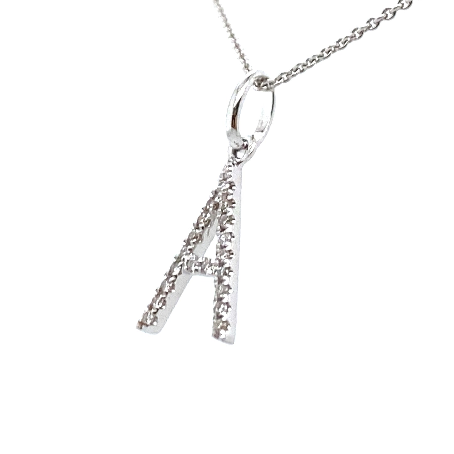 18 karaats Wit gouden diamanten letter A hanger van 0.34 gram. Bezet met 19 briljant geslepen diamanten met een totaalgewicht van 0.34 crt kleur g kwaliteit si Hanger: 14 x 6 mm Model H 2170