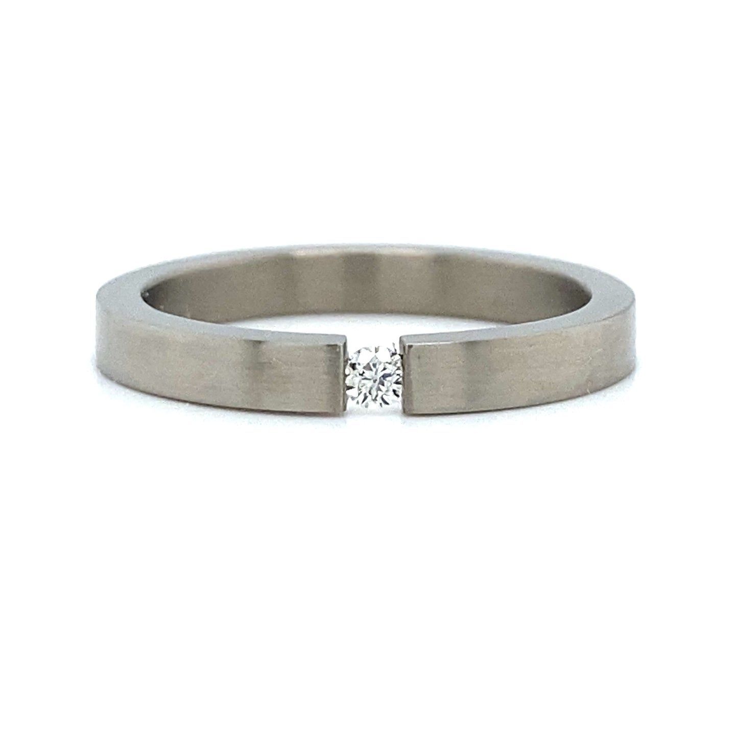 titanium spanningring 3mm bezet met 1 briljant geslepen diamant van 0.05crt kleur top wesselton kwaliteit vs 3mm €169