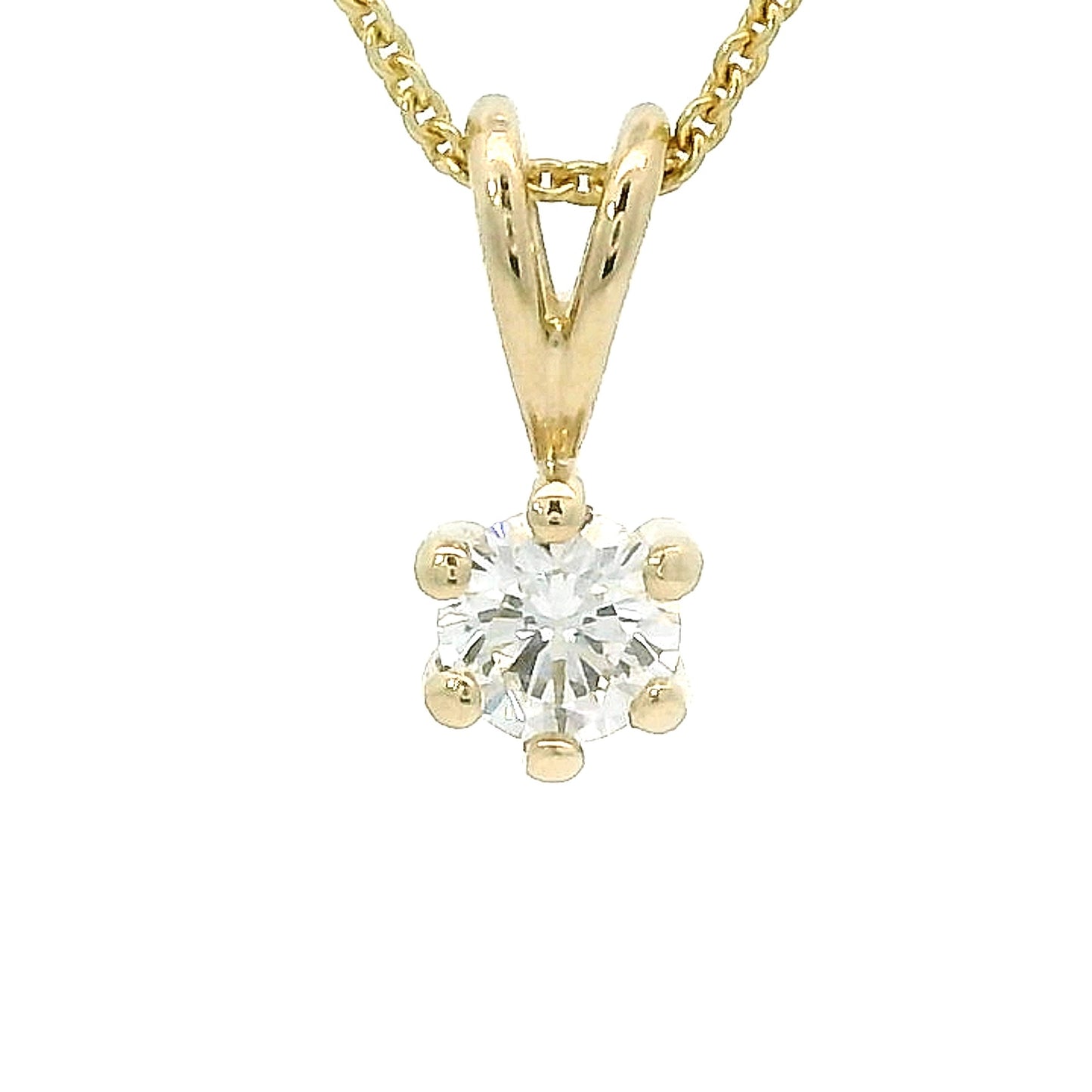 14 karaat geelgouden hanger van 0.37 gram met een 6-pootszetting. Bezet met 1 briljant geslepen diamant van 0.12 crt Kleur: G Zuiverheid: VS1 Hanger: 9 x 3.8mm Zetting: 3.8 mm