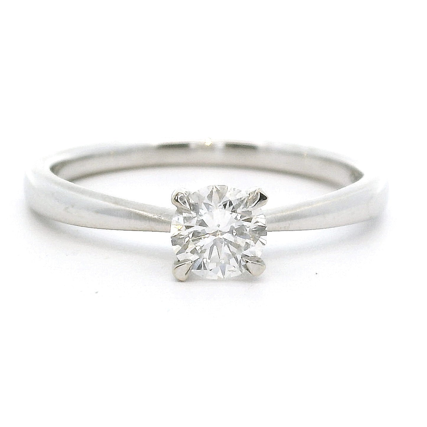 18 karaat witgouden solitair ring met 1 briljant geslepen diamant van 0.40 crt met GIA certificaat. Kleur: G Kwaliteit: SI2