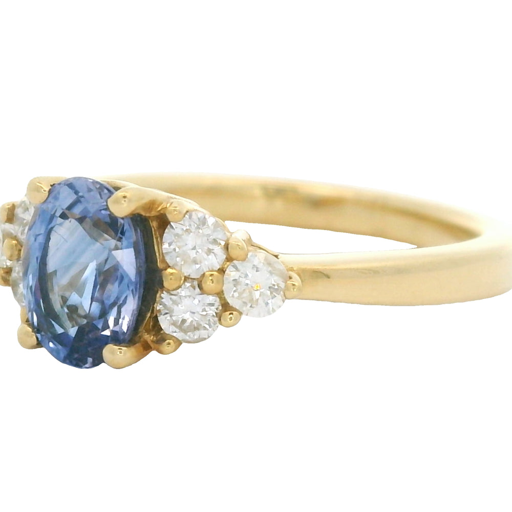 
                      
                        Geel gouden fantasie trilogie ring Blue Elegance R 10228
                      
                    