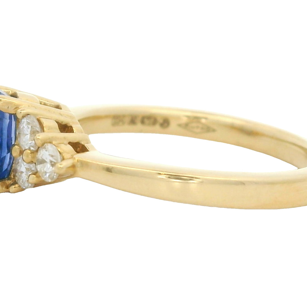 
                      
                        Geel gouden fantasie trilogie ring Blue Elegance R 10228
                      
                    