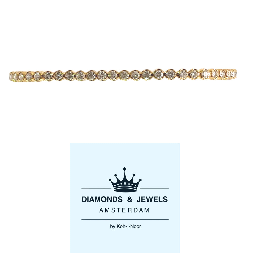 18 karaats geel gouden diamanten tennis armband van 8.15 gram. Bezet met 57 briljant geslepen diamanten met een totaalgewicht van 2.93crt. Kleur: G Kwaliteit: VS1 Lengte: 18 cm Breedte: 3.3 mm Dikte: 2.5 mm