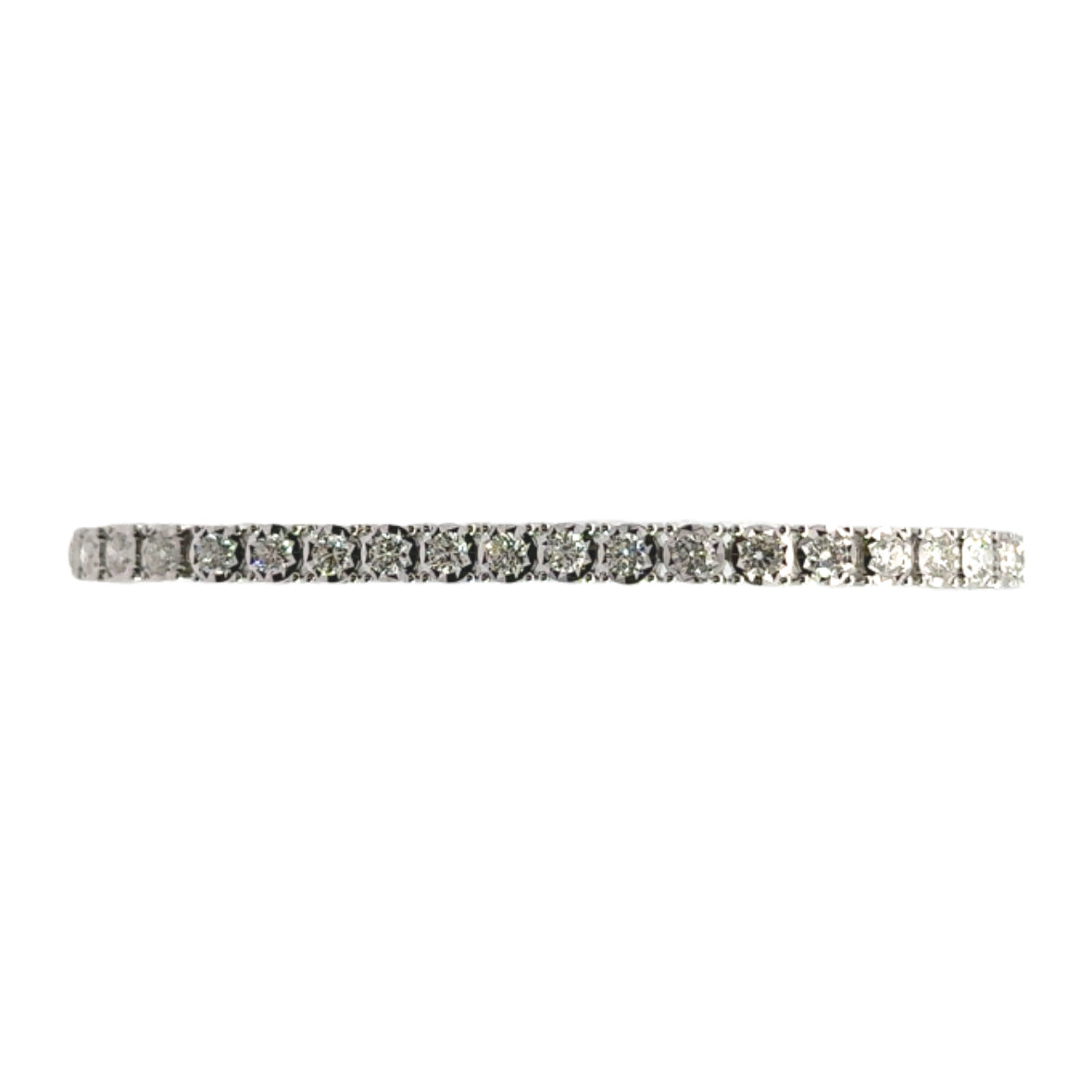 Tennisarmband vna 18 karaat wit goud bezet met 43 briljant geslepen diamanten met een totaalgewicht van 3.42 crt. Kleur: G Kwaliteit: VS2 Lengte: 18 cm Breedte: 0.4 cm Dikte: 0.3 cm Model: A 705