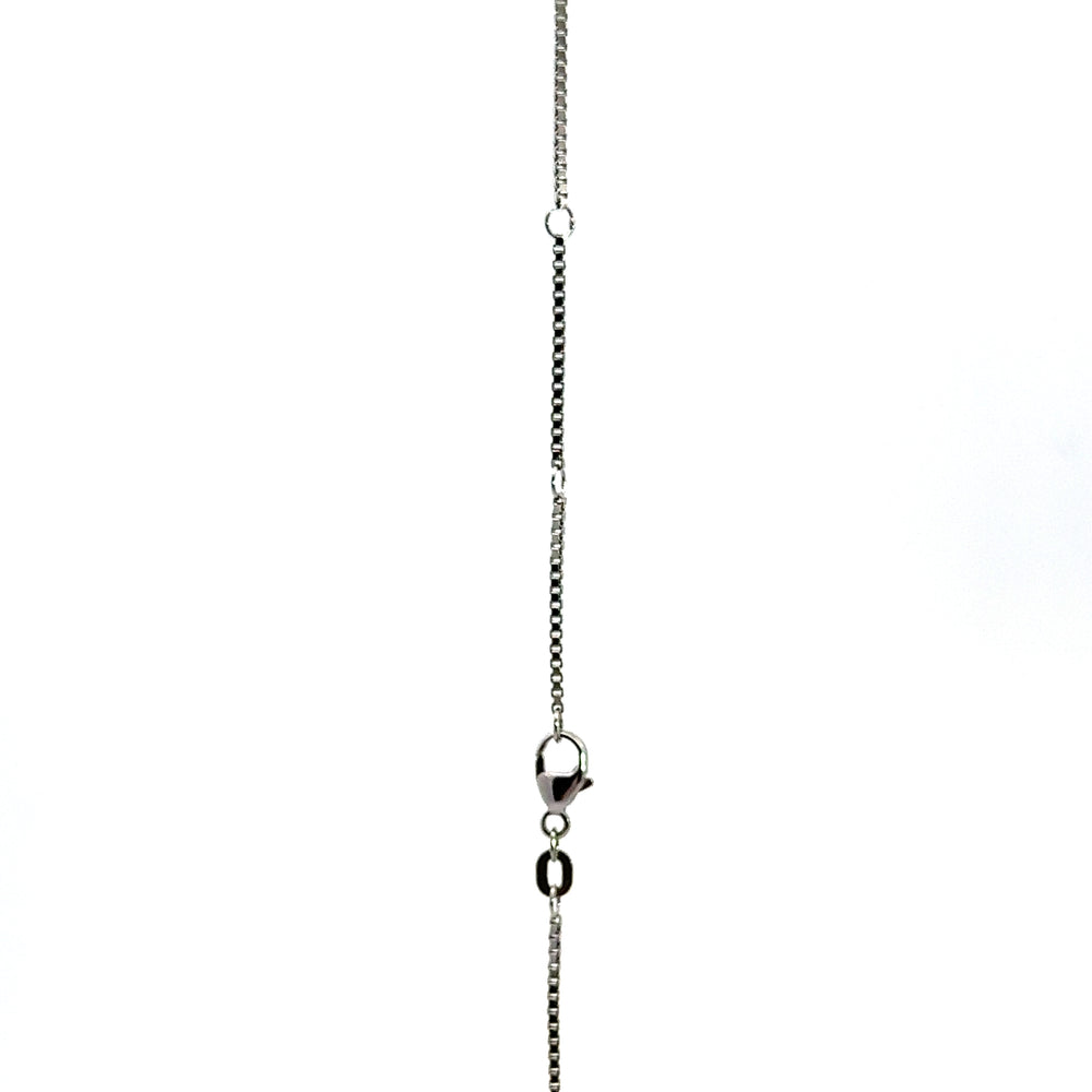 
                      
                        14 karaat wit gouden verstelbare ketting met vierkante venetiaanse schakels. Lengte: 41-43-45 cm Dikte: 1.1mm
                      
                    