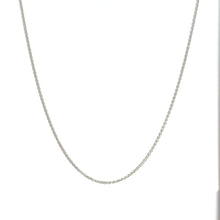 Load image into Gallery viewer, 14 karaat wit gouden ketting met Vossenstaart schakels. De ketting is 45 cm lang en 1 mm dik.
