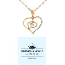 Afbeelding in Gallery-weergave laden, 18 karaats rosé gouden hart hanger van 0.7 gram. Bezet met 20 briljant geslepen diamanten met een totaalgewicht van 0.15crt. Kleur: Top Wesselton Kwaliteit: VS Afmeting: 19.5x15 mm Model: H 2223
