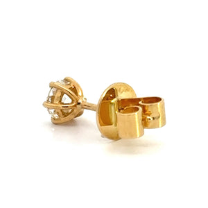 18 karaat geel gouden enkele Solitaire oorknop. Bezet met 1 briljant geslepen diamant van 0.30 crt Kleur: G Kwaliteit: SI1 Ø: 5.3mm