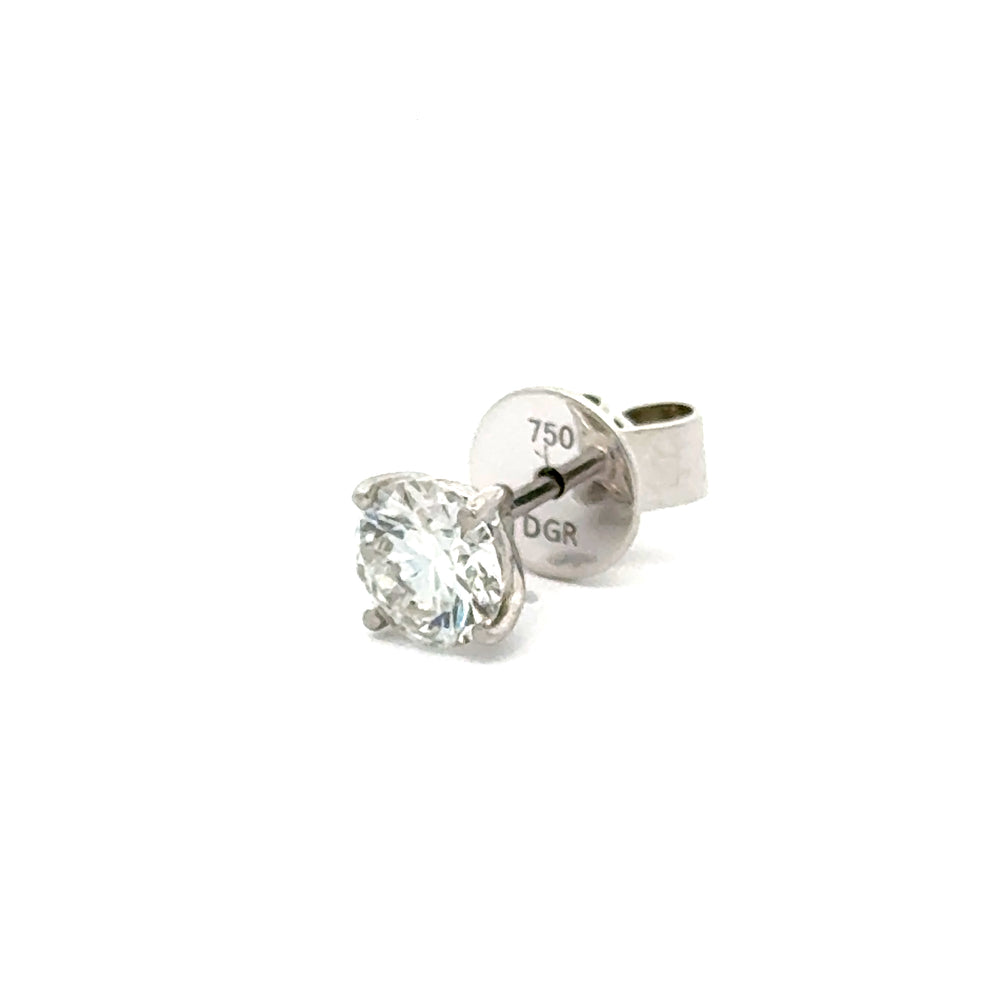 
                      
                        Enkele heren solitair oorknop van 18 karaat wit goud. Bezet met 1 briljant geslepen diamant van 0.50 crt. Kleur: F Kwaliteit: SI1 Zetting: Ø 6 mm
                      
                    