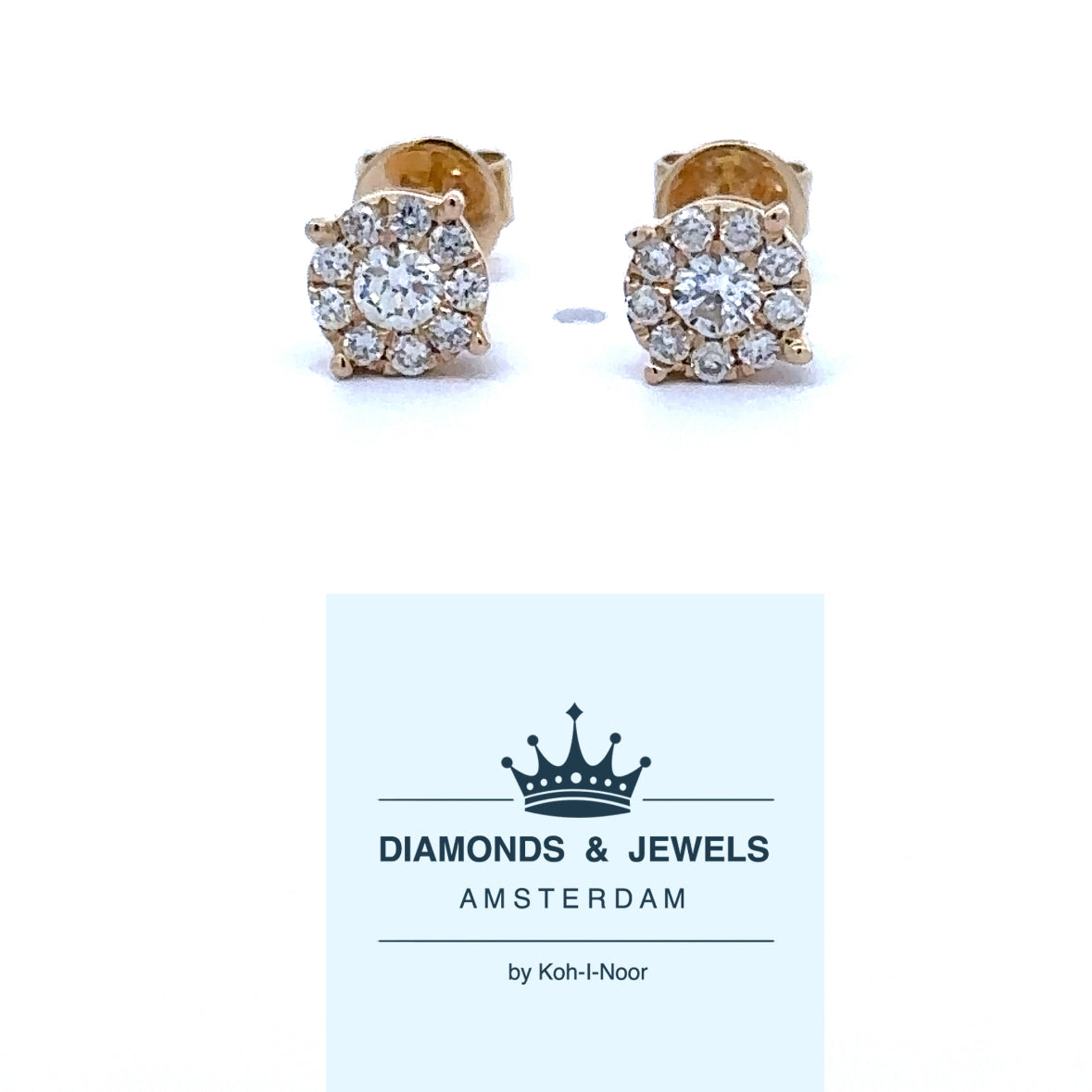 18 karaat geel gouden oorbellen van 0.89 gram. Bezet met 2 briljant geslepen diamanten met een totaalgewicht van 0.16 crt en 18 briljant geslepen diamanten met een totaalgewicht van 0.15 crt Kleur: Top Wesselton Kwaliteit: VS2 Zetting: Ø 7 mm