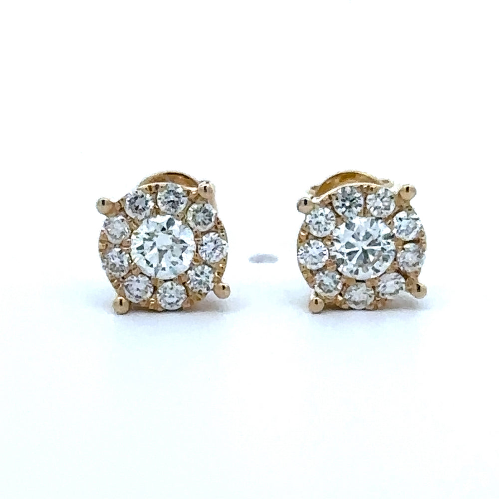 14 karaats geel gouden oorbellen van 1.19 gram. Bezet met 2 briljant geslepen diamanten met een totaalgewicht van 0.30 crt en 18 briljant geslepen diamanten met een totaalgewicht van 0.28 crt. Kleur: Top Wesselton Kwaliteit: VS2 Ø: 8.2 mm