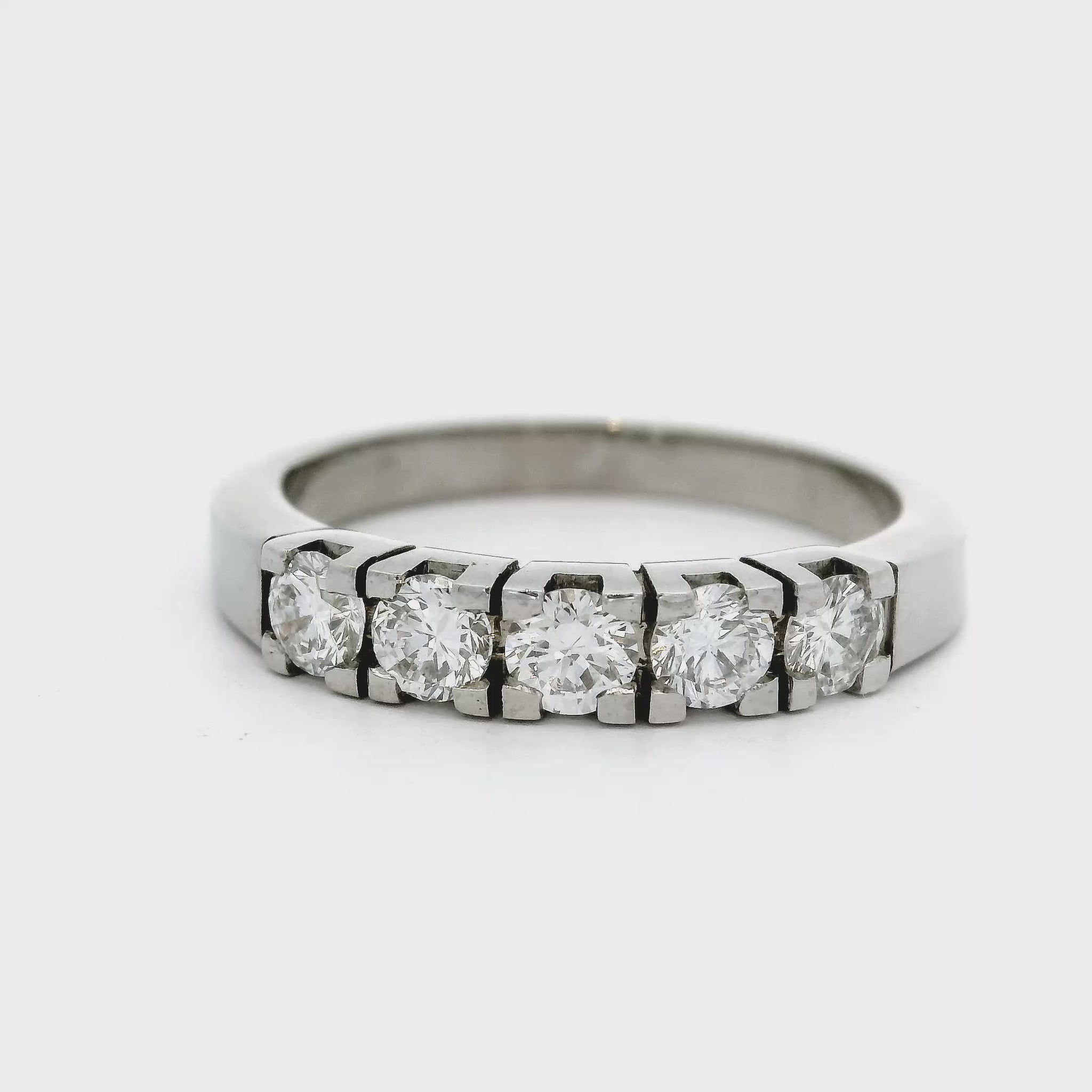 14 karaat witgouden rijring met diamanten 3 mm breed R 10574