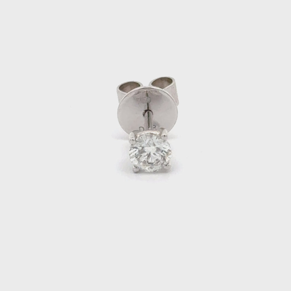 
                      
                        Load and play video in Gallery viewer, 18 karaat wit gouden enkele heren Solitaire oorknop. Bezet met 1 briljant geslepen diamant van 0.25 crt Kleur: Top Wesselton Kwaliteit: VS Zetting: Ø 5 mm
                      
                    