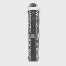 Laden und Abspielen von Videos im Galerie-Viewer, Stainless steel met zwart leren heren armband. Lengte: 19.5 cm Breedte: 1.5 cm Dikte: 9mm Model: A692
