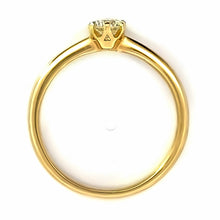 Load image into Gallery viewer, 18 karaat geel gouden traditionele soltair verlovingsring van 2.8 gram en 1 tot 3 mm breed. Bezet met 1 briljant geslepen diamant van 0.32 crt Kleur: H Kwaliteit: SI Zetting: Ø 5 mm
