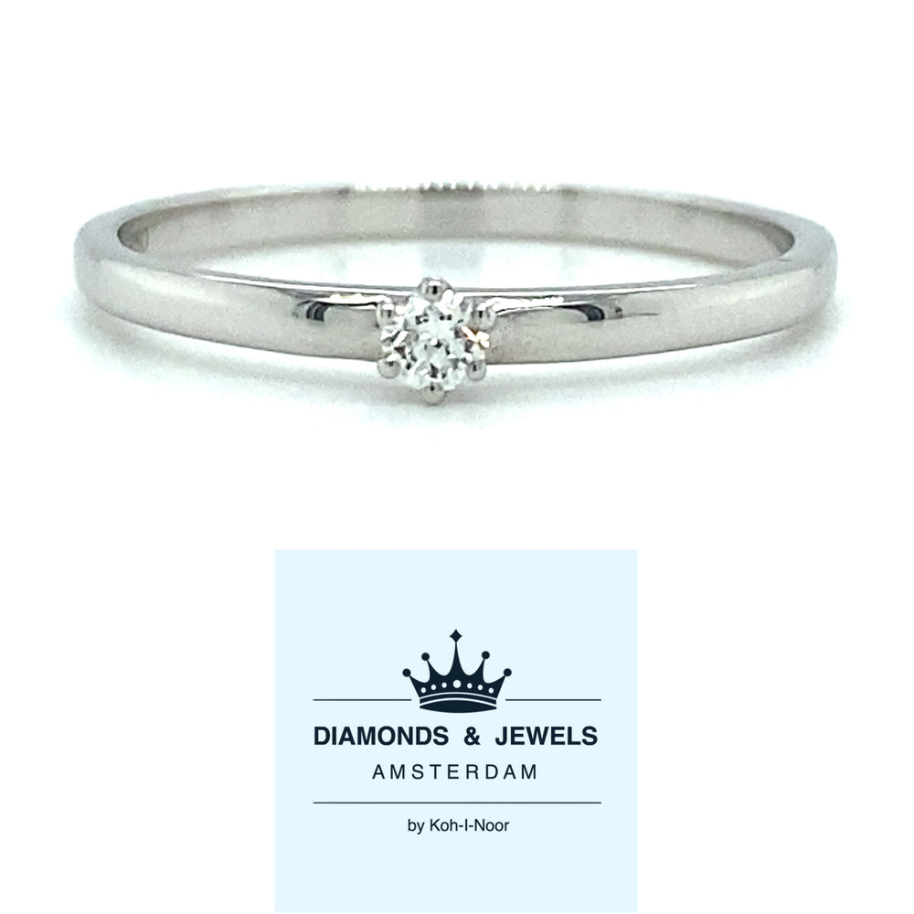 18 karaat witgouden solitair ring met 1 briljant geslepen diamant van 0.05 crt kleur top wesselton kwaliteit si model r9468 €400  Alt-tekst bewerken