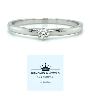 18 karaat witgouden solitair ring met 1 briljant geslepen diamant van 0.05 crt kleur top wesselton kwaliteit si model r9468 €400  Alt-tekst bewerken