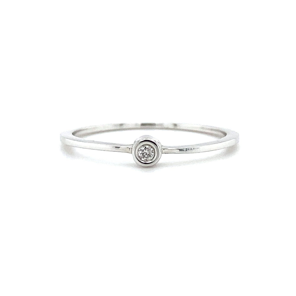 
                      
                        Load and play video in Gallery viewer, White gold solitaire ring Baby R 8859
                      
                    