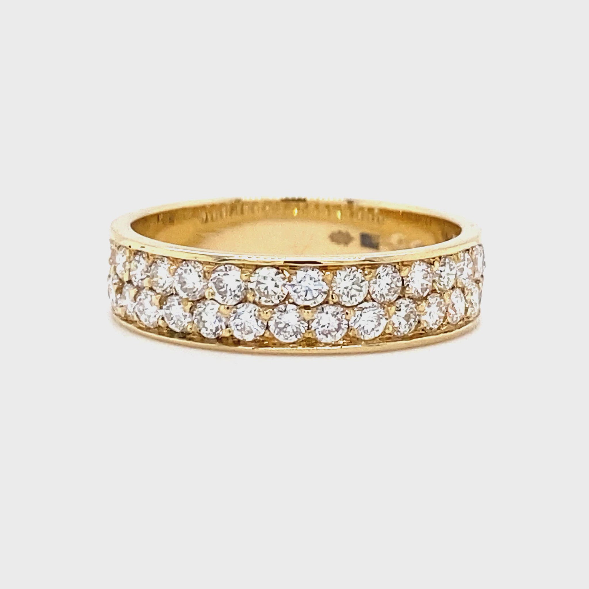 14krt geelgouden pavé gezette rijring met 35 briljant geslepen diamanten in twee rijen geplaatst met een totaalgewicht van 0.95crt kleur top wesselton kwaliteit vs/si 5mm model r9393 €2390