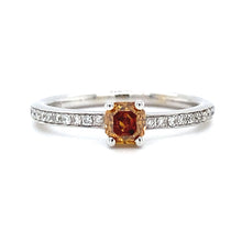 Load and play video in Gallery viewer, White gold solitaire pavé ring Fancy Cognac R 6947
