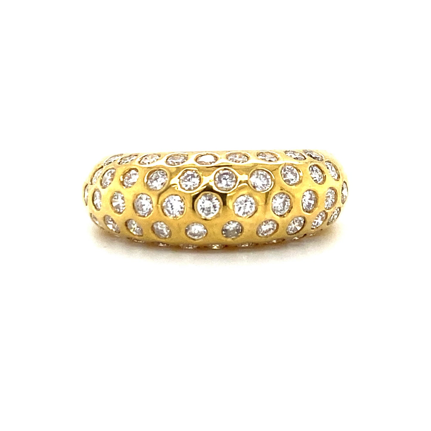 18krt geelgouden bolle pavéring bezet met 49 briljant geslepen diamanten met een totaalgewicht van 1.05crt kleur top wesselton kwaliteit vs maat 16.5/52 model r4324 €1997