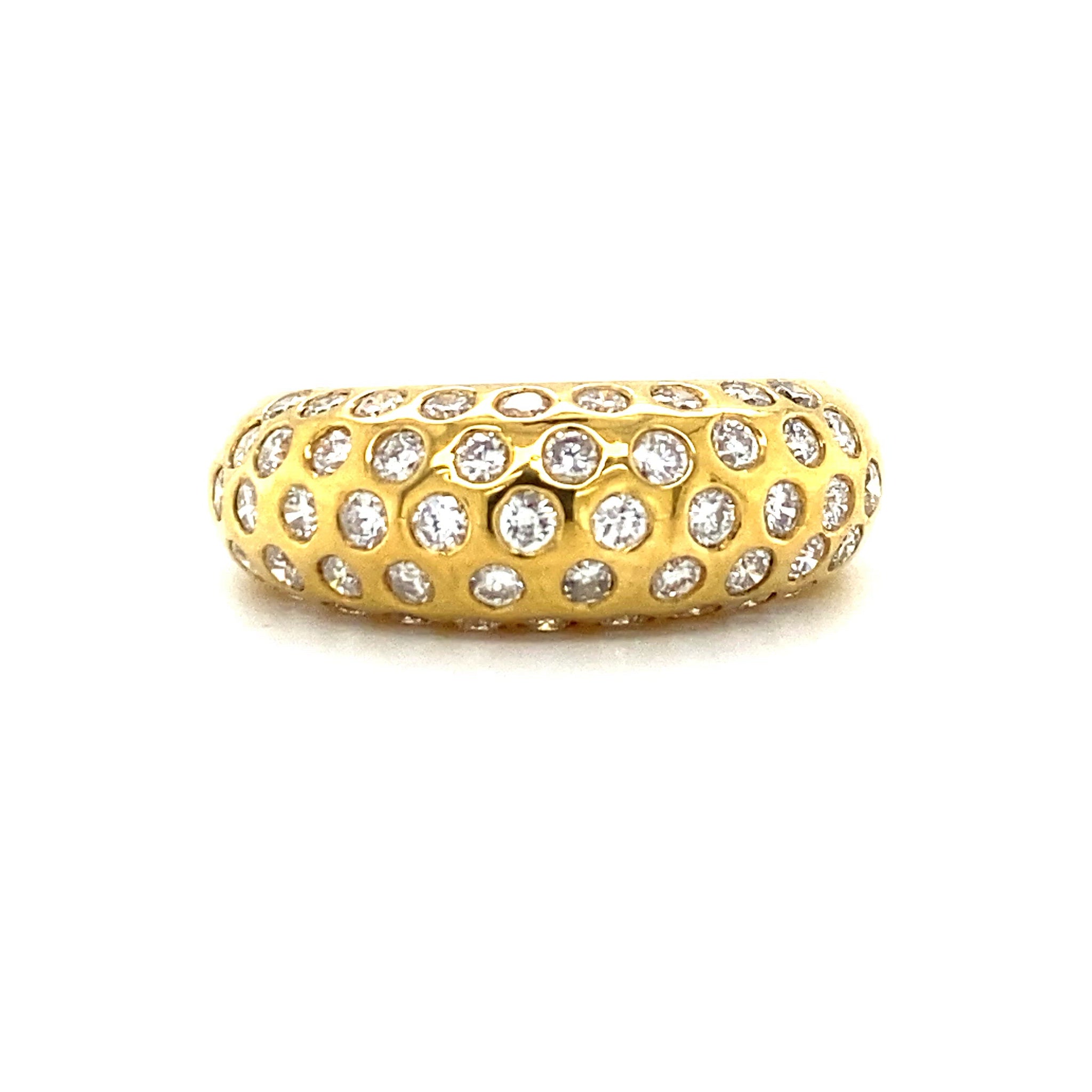 18krt geelgouden bolle pavéring bezet met 49 briljant geslepen diamanten met een totaalgewicht van 1.05crt kleur top wesselton kwaliteit vs maat 16.5/52 model r4324 €1997