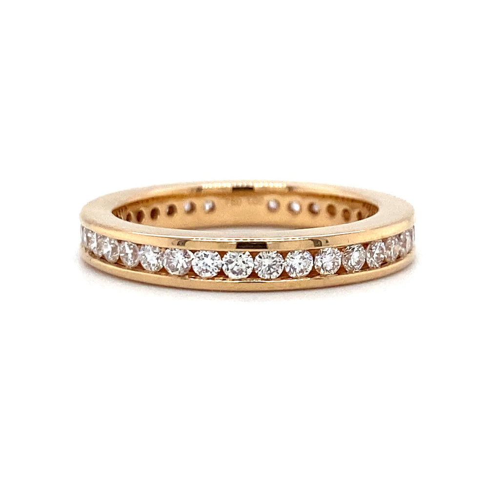 
                      
                        Laad en speel video in Galerijweergave, 18 krt roségouden alliance rijring van 4 gram en 3 mm breed. Bezet met 36 briljant geslepen diamanten met een totaalgewicht van 1.00 crt kleur Top Wesselton kwaliteit SI Model R 7240
                      
                    