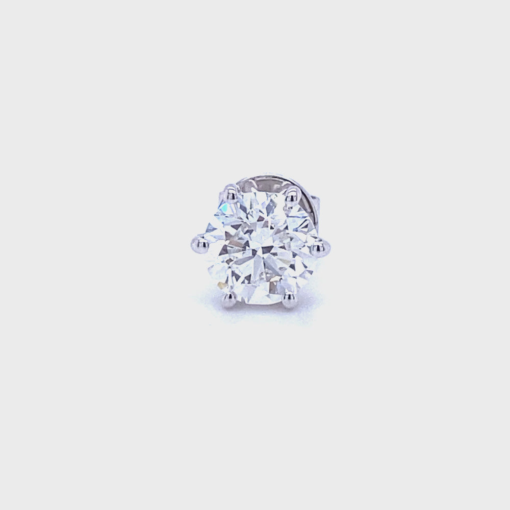 
                      
                        Laad en speel video in Galerijweergave, 18 karaats wit gouden enkele mannen solitaire oorknop van 1.6 gram. Bezet met een GIA gecertificeerde briljant geslepen diamant van 1.00 crt Kleur: G Kwaliteit: SI1 Zetting: Ø: 8 mm Model: O 4073
                      
                    