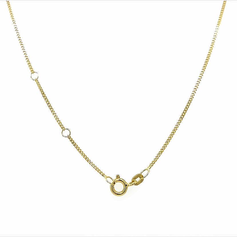 
                      
                        14 karaat geel gouden schakelketting met een dikte van 1.2 mm. Draagbaar op drie verschillende lengtes, 40, 42 en 45 cm. Gewicht: 2.3 gram Schakel: Gourmet geslepen Model: C 2249
                      
                    