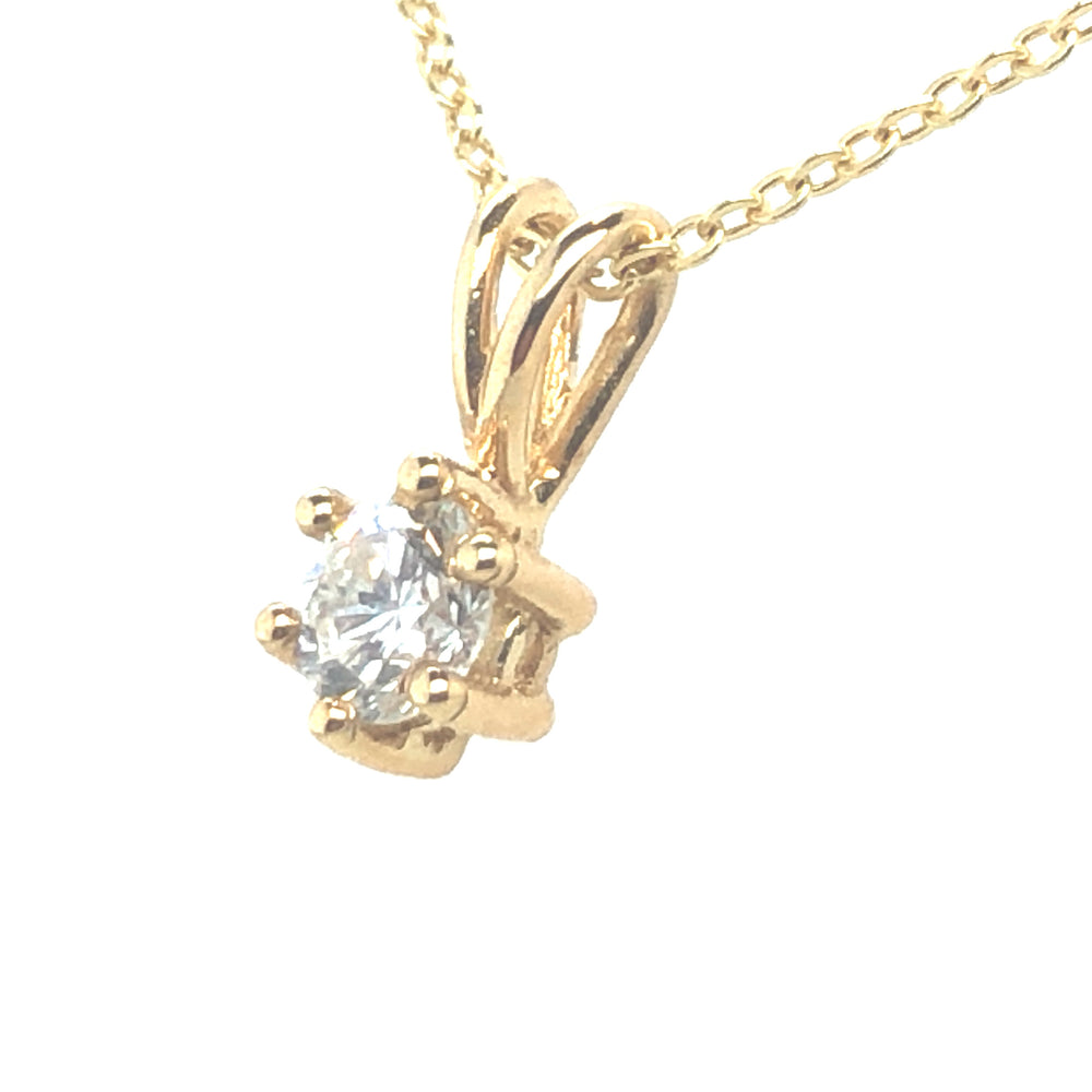
                      
                        14 karaat geel gouden solitair hanger van 0.5 gram. Bezet met 1 briljant geslepen diamant van 0.28 crt Kleur: Top Wesselton Kwaliteit: VVS Hanger: 11 x 5 mm Zetting: Ø 5 mm Model: H 2167
                      
                    