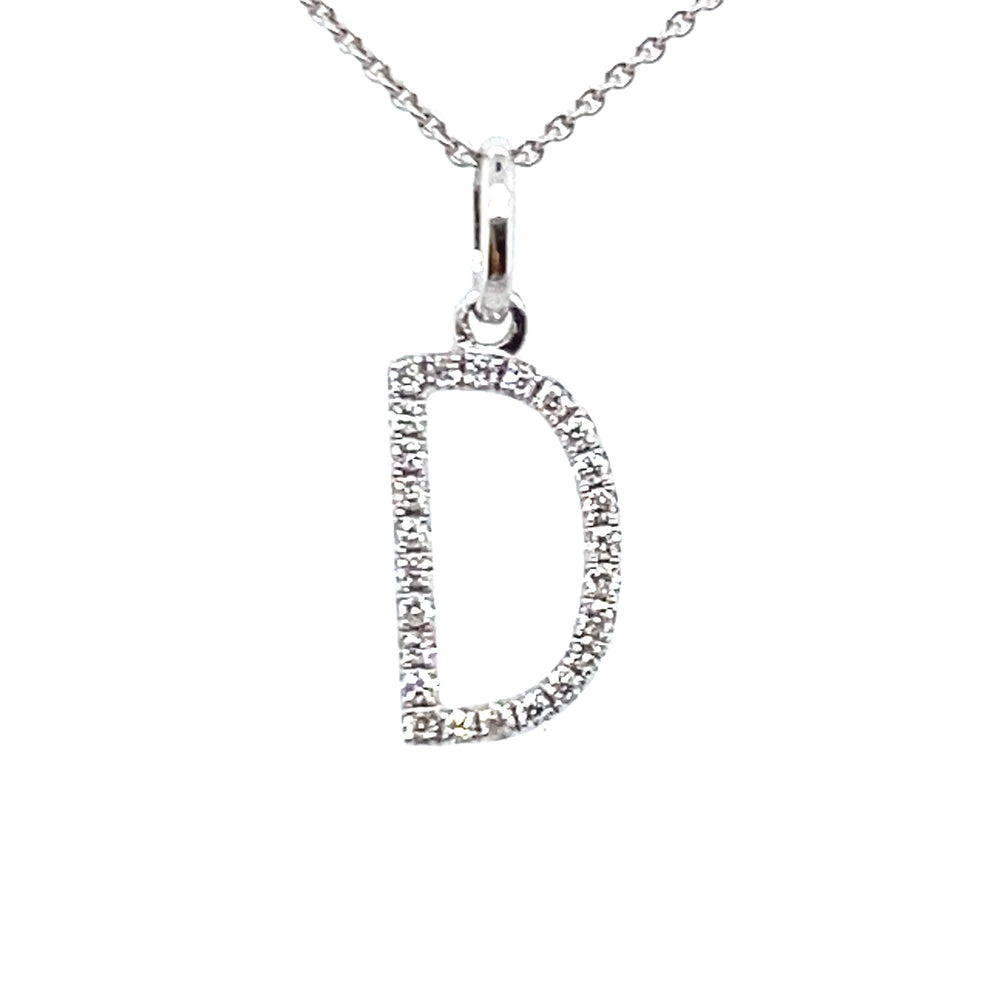 18 karaats witgouden letter d hanger van 0.36 gram. Bezet met 25 briljant geslepen diamanten met een totaalgewicht van 0.07 crt kleur g kwaliteit si Hanger: 14 x 6 mm Model H 2173