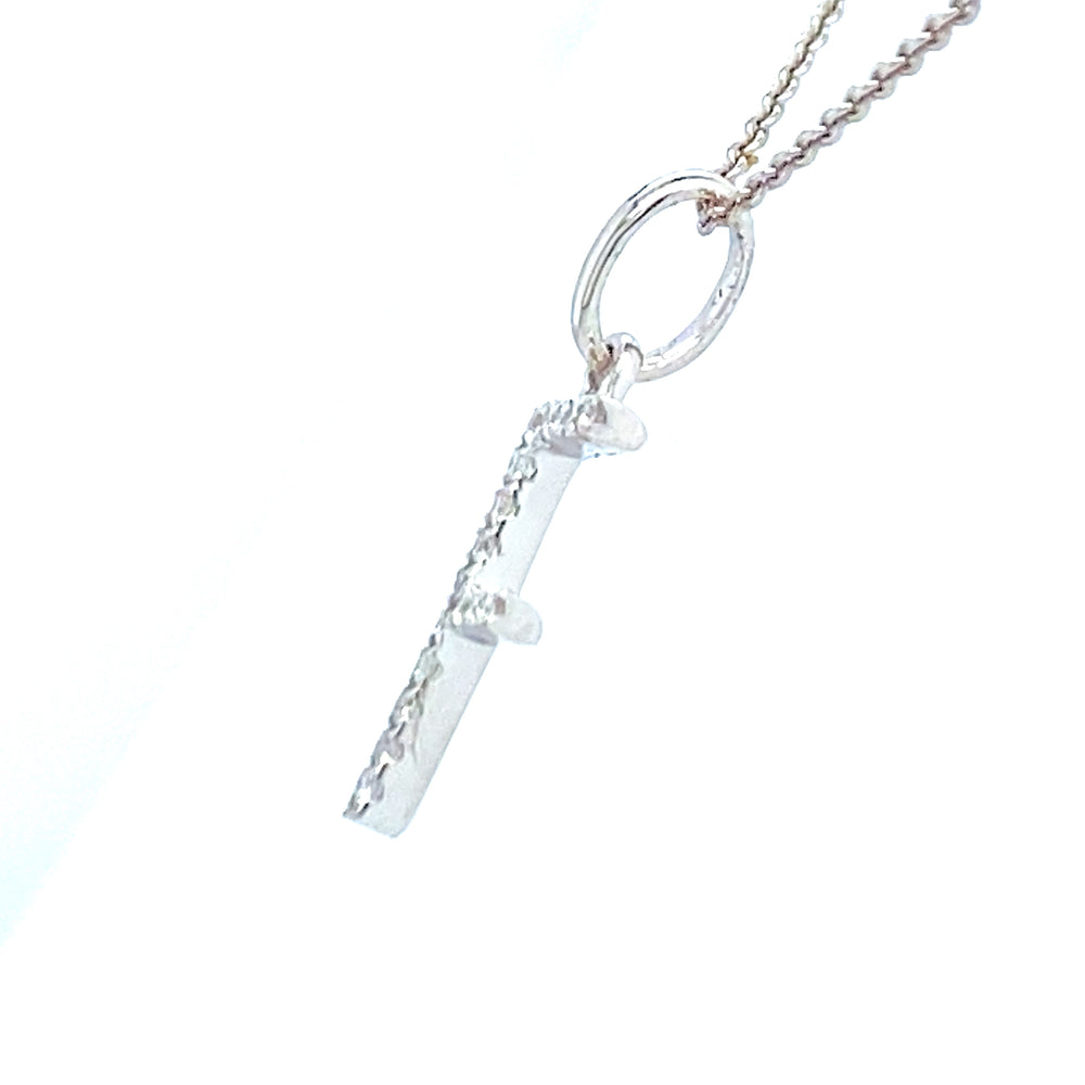 
                      
                        18 karaats witgouden letter hanger van 0.29 gram. Bezet met 17 briljant geslepen diamanten met een totaalgewicht van 0.05 crt kleur g kwaliteit si Hanger: 14 x 5 mm Model H 2175
                      
                    