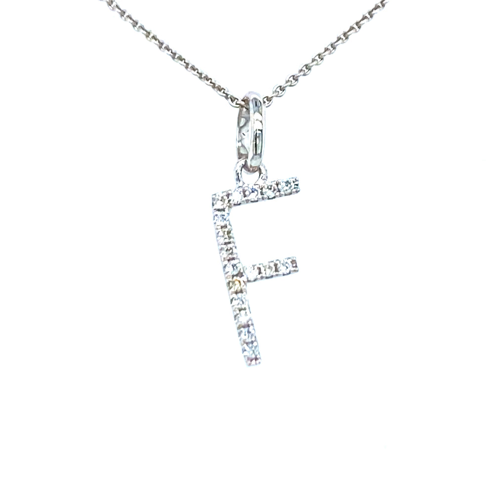 18 karaats witgouden letter hanger van 0.29 gram. Bezet met 17 briljant geslepen diamanten met een totaalgewicht van 0.05 crt kleur g kwaliteit si Hanger: 14 x 5 mm Model H 2175