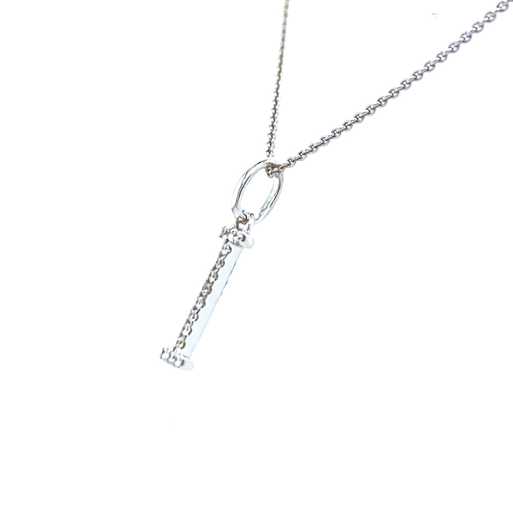 
                      
                        18 krt witgouden letter I hanger van 0.4 gram. Bezet met 14 briljant geslepen diamanten met een totaalgewicht van 0.04 crt kleur G kwaliteit SI Hanger: 16 x 3 mm Model H 2178
                      
                    