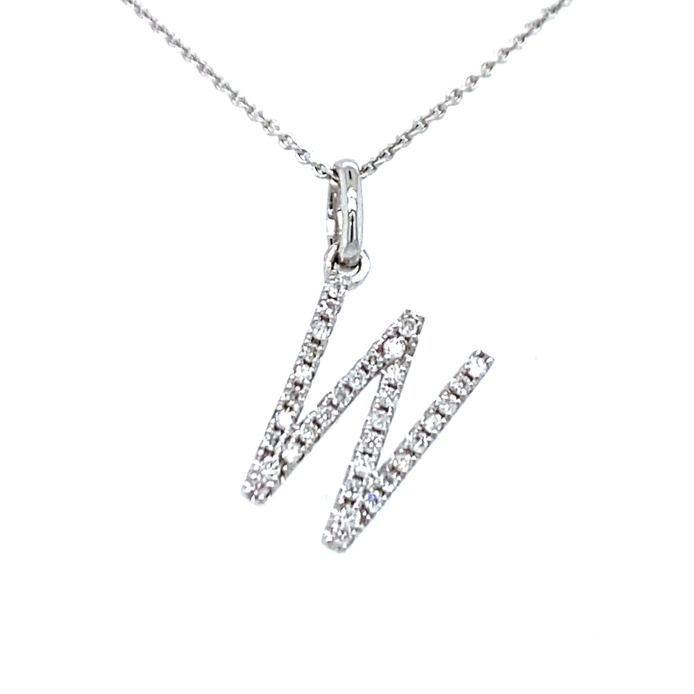 18 krt witgouden letter W hanger van 0.48 gram. Bezet met 34 briljant geslepen diamanten met een totaalgewicht van 0.09 crt kleur G kwaliteit SI Hanger: 15 x  8 mm Model H 2192