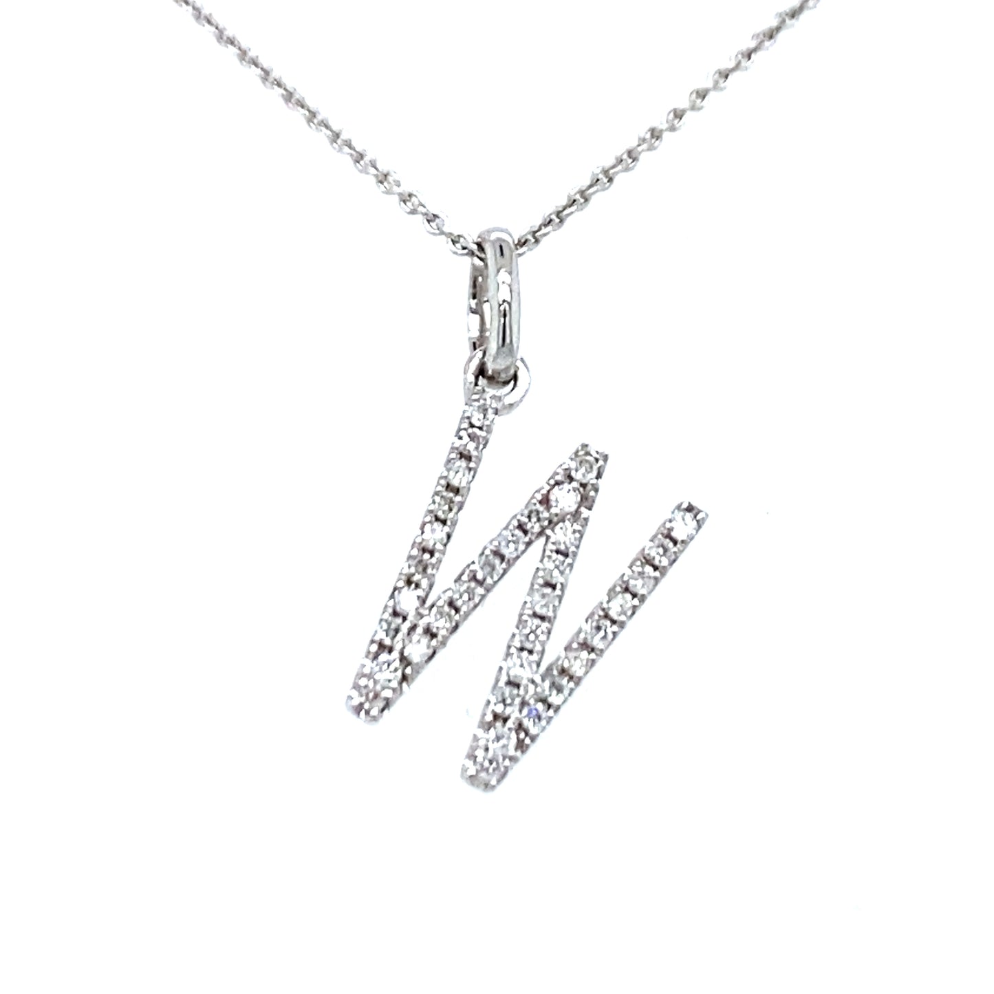 18 krt witgouden letter W hanger van 0.48 gram. Bezet met 34 briljant geslepen diamanten met een totaalgewicht van 0.09 crt kleur G kwaliteit SI Hanger: 15 x  8 mm Model H 2192