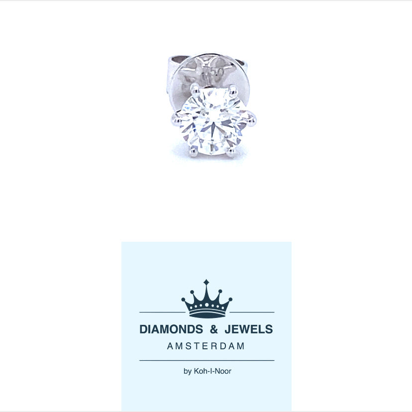 18 karaat wit gouden enkele mannen solitaire oorknop van 0.77 gram. Bezet met 1 briljant geslepen diamant met GIA Certificaat van 0.41 crt Kleur: G Kwaliteit: SI1 Zetting: Ø 6mm Model: O 4074-1