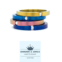 Cargar imagen en el visor de la galería, Blauwe titanium ring bezet met 1 briljant geslepen diamant van 0.03 crt kleur top wesselton kwaliteit si €135
