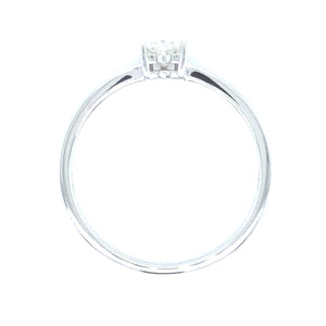 18 karaat wit gouden solitair ring van 1.8 gram en 2 mm breed. Bezet met 1 Hart geslepen diamant van 0.24 crt Kleur: Top Wesselton Kwaliteit: VS Zetting: 5 x 4 mm Model: R 10022