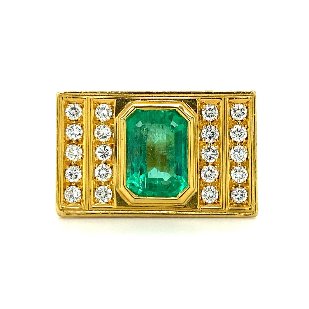Bijzondere 18 karaat geel gouden ’70 fantasie ring bezet met 1 smaragd van 2.53 crt en 20 briljant geslepen diamanten met een totaalgewicht van 0.80 crt kleur G kwaliteit VVS model r177 €8900