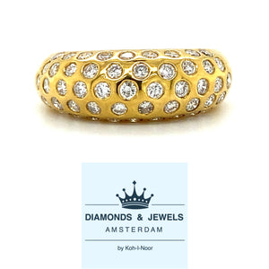 18krt geelgouden bolle pavéring bezet met 49 briljant geslepen diamanten met een totaalgewicht van 1.05crt kleur top wesselton kwaliteit vs maat 16.5/52 model r4324 €1997