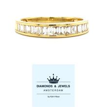 Laden Sie das Bild in den Galerie-Viewer, 18 karaat geel gouden rijring van 2 gram en 3.5 mm breed. Bezet met 16 baguette geslepen diamanten met een totaalgewicht van 0.76 crt kleur Top Wesselton kwaliteit SI1  Model R 6955
