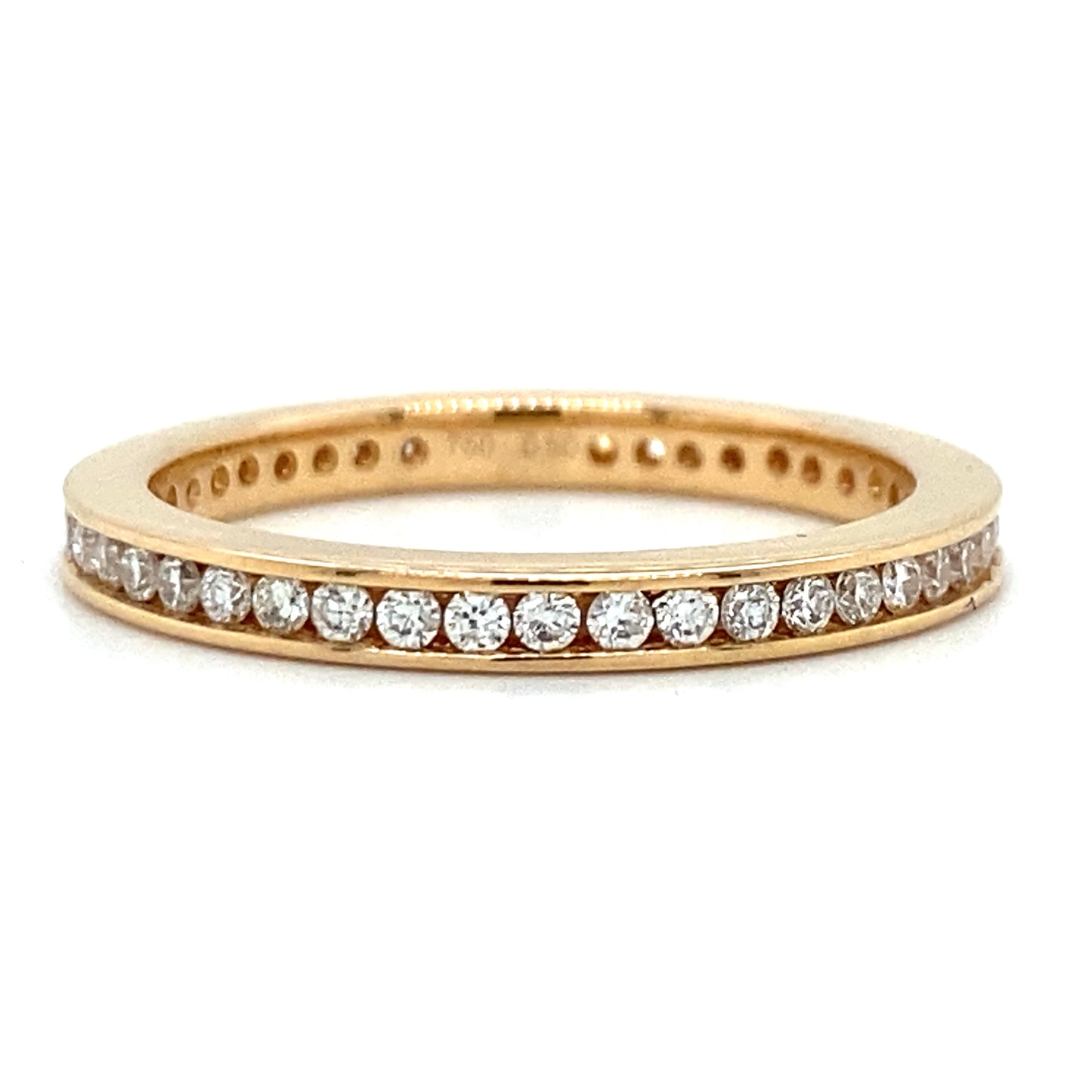 18 karaat rosé gouden alliance rijring van 3 gram en 2.3 mm breed. Bezet met 45 briljant geslepen diamanten met een totaalgewicht van 0.50 crt kleur Top Wesselton kwaliteit SI Model R 7236