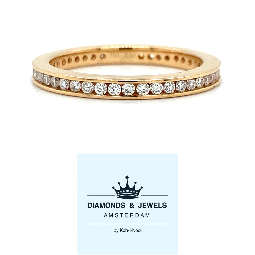 18 karaat rosé gouden alliance rijring van 3 gram en 2.3 mm breed. Bezet met 45 briljant geslepen diamanten met een totaalgewicht van 0.50 crt kleur Top Wesselton kwaliteit SI Model R 7236