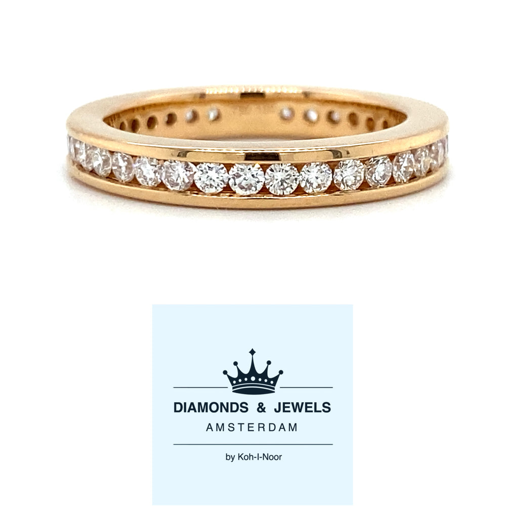 18 krt roségouden alliance rijring van 4 gram en 3 mm breed. Bezet met 36 briljant geslepen diamanten met een totaalgewicht van 1.00 crt kleur Top Wesselton kwaliteit SI Model R 7240