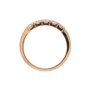 Rosé gouden rij ring van 3.6 gram en 3 mm breed. Bezet met 5 briljant geslepen diamanten met een totaalgewicht van 0.52 crt kleur top wesselton kwaliteit si zetting: 3.5 x 16 mm Model R 8184