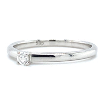 Laden Sie das Bild in den Galerie-Viewer, Witgouden solitair ring met vier zetpootjes van 1.8 gram. Bezet met 1 briljant geslepen diamant van 0.08 crt kleur top wesselton kwaliteit vs zetting: 2.5 x 3 mm Model R 8253
